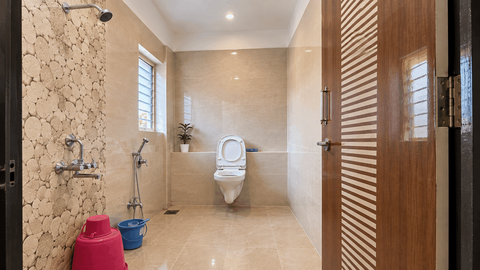 Clean, hygienic attached washroom with 24/7 hot water
